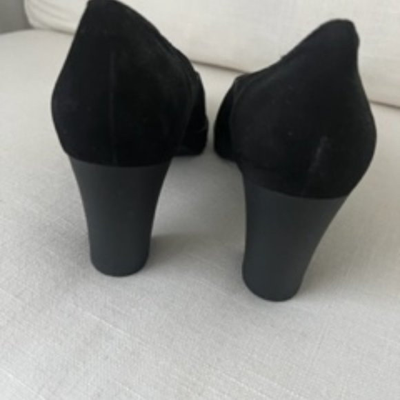 Shoes - Picture 4 of 4